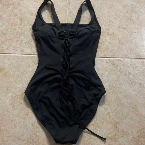 TA3 size M Squarey Black Swimsuit - Picture 9 of 12